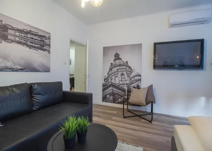 Standard Apartment By Hi5 - Madach
